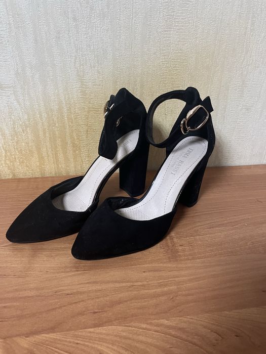 Продам женские туфли