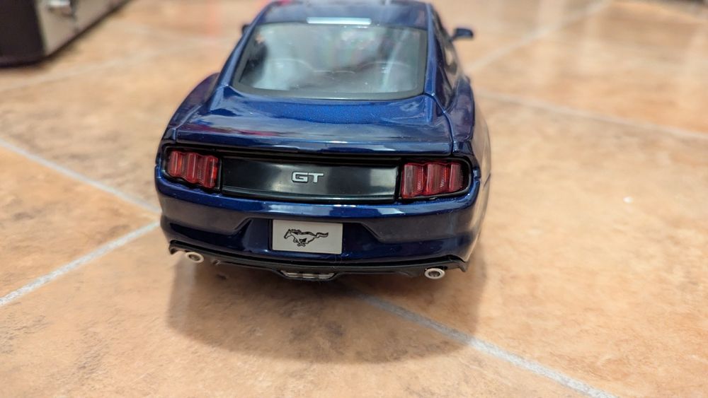 Macheta Ford Mustang GT 2015 1:18