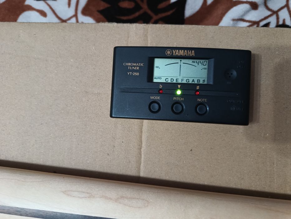 Chitară bass și amplificator