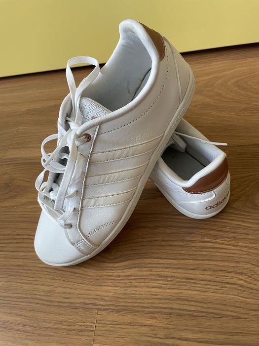Бели кожени кецки Adidas