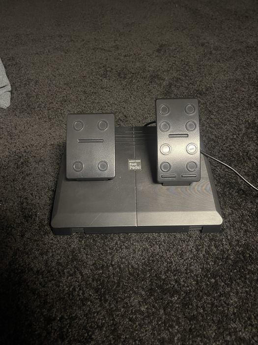 Volan gaming cu schimbator pentru ps3 si ps4.