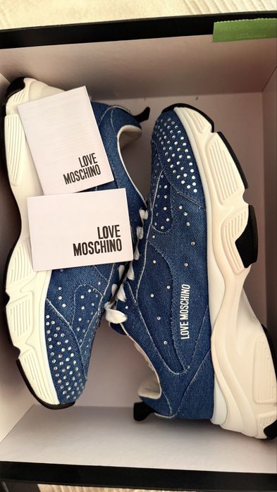 love moschino sneakers