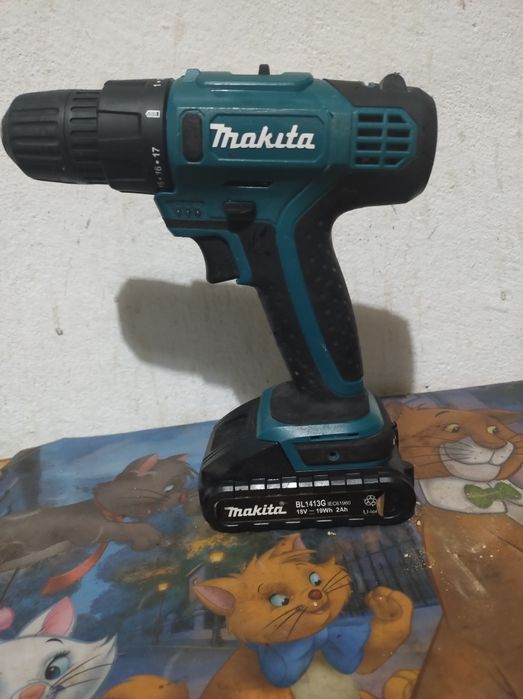 Bormașină autofiletanta Makita 18V