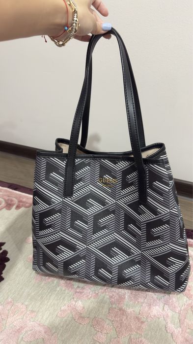 Сумка Guess