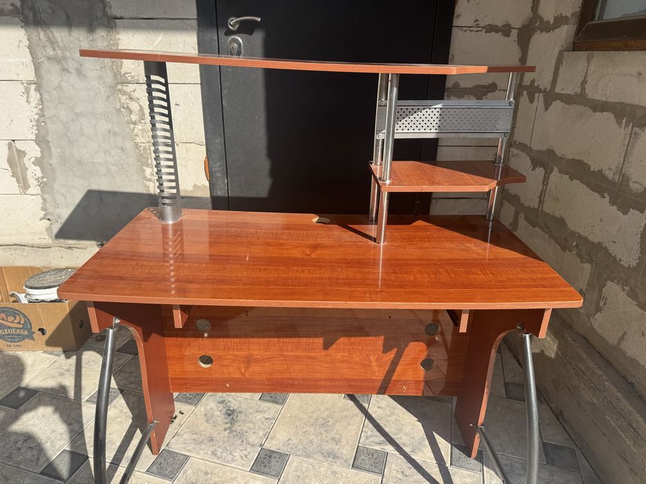 Стол компьтерный/учебный