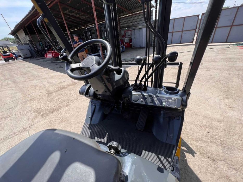 KOMATSU FG18T Вилочный погрузчик