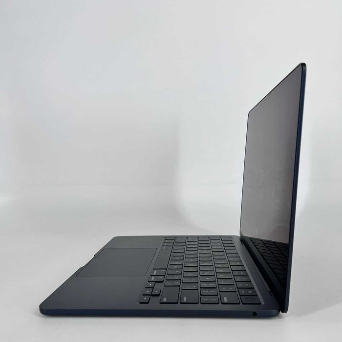 Macbook AIR M2 A2681 DDR5 8Gb Xotirasi 256Gb-2022 yil 26 sikl