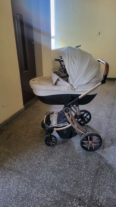 Висок клас детска количка за бебе с 2 коша и столче за кола