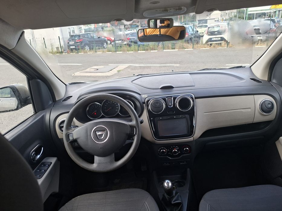 Dacia lodgy 1,5 dci 90 cp ,2015. 7 locuri ,4690euro
