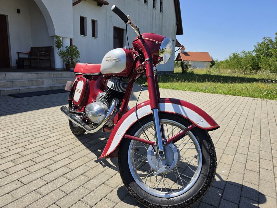 De vanzare JAWA 250/559