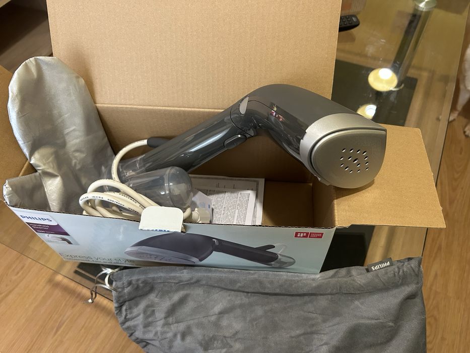 Уред за гладене с пара Philips STH7040