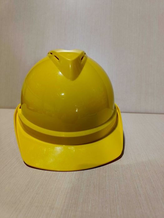 Каски на продажу