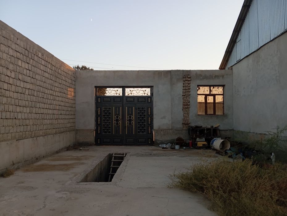 Уй сотилди 10 сотик