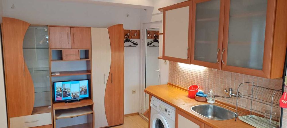 Дава се под наем Ателие в София, Център - 15 кв.м за 239.19 € - Снимка #2