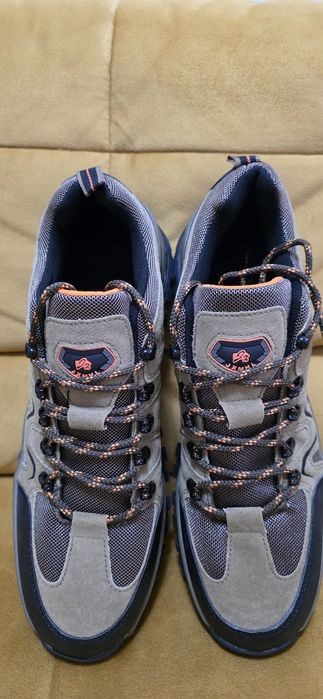 Мужские  кросовки 47 размера.