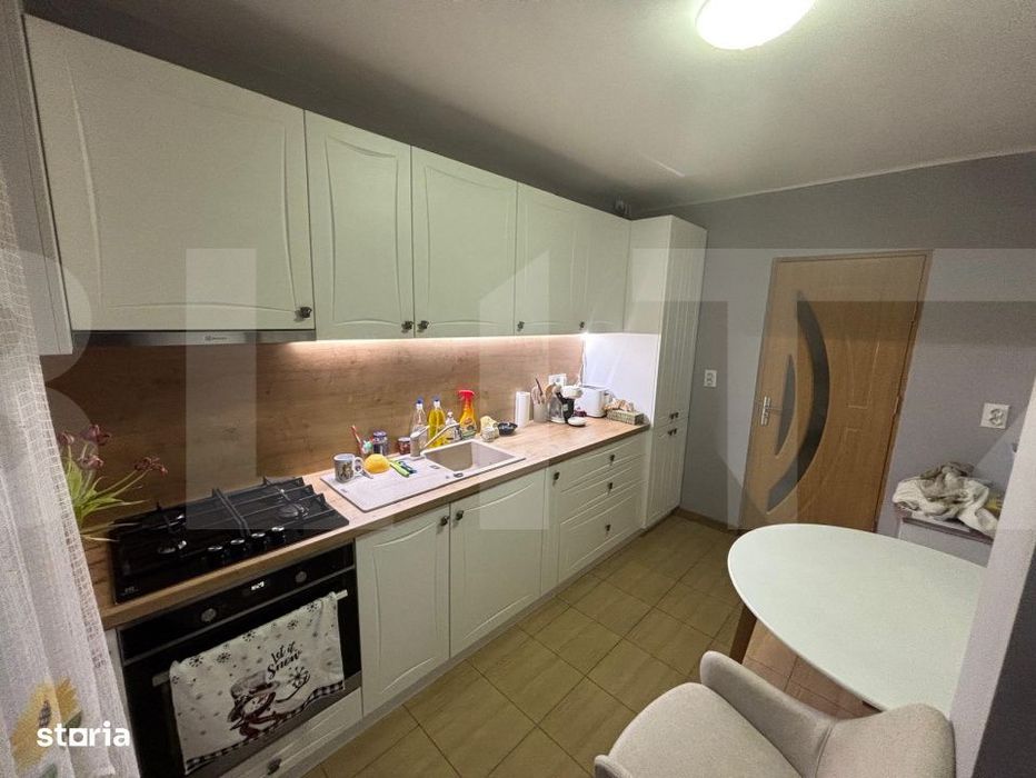 Apartament 3 camere, zona 300