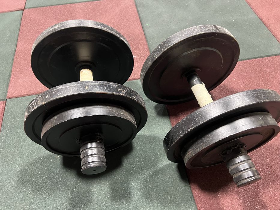 Продаются гантели