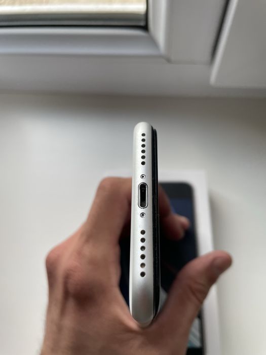 Iphone SE 64GB Айфон