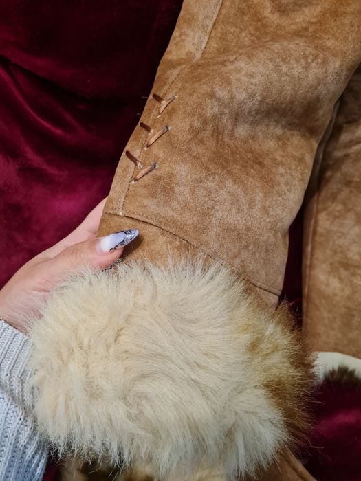Palton din piele naturală în stare foarte bună mărimea M-L