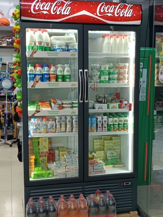 Новый витриный холодильник. Фирма DEVI