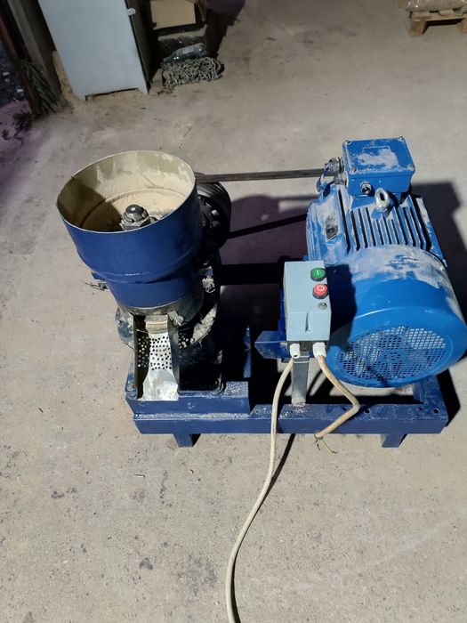 Presa peleți  cu motor de 15 kw