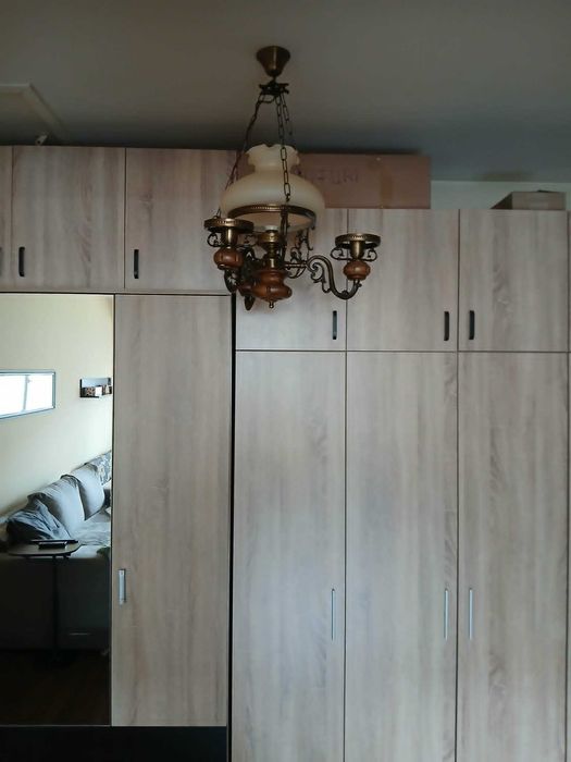 candelabru rustic din alamă și lemn