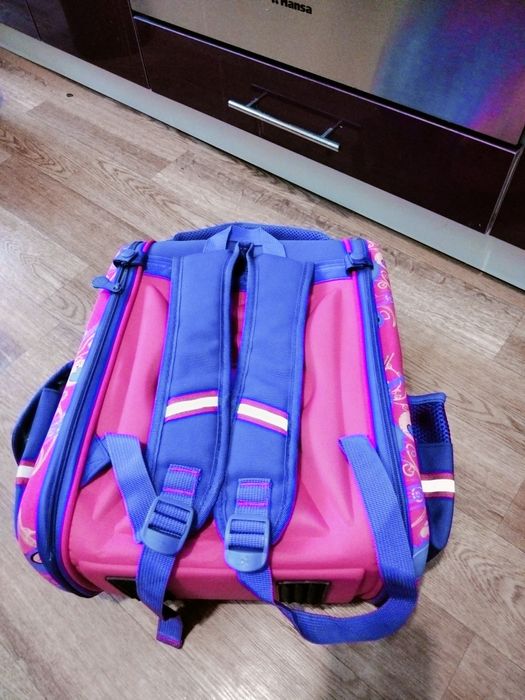 Продаю школьный рюкзак