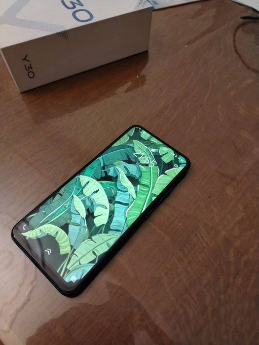 Vivo y30 в хорошем состоянии