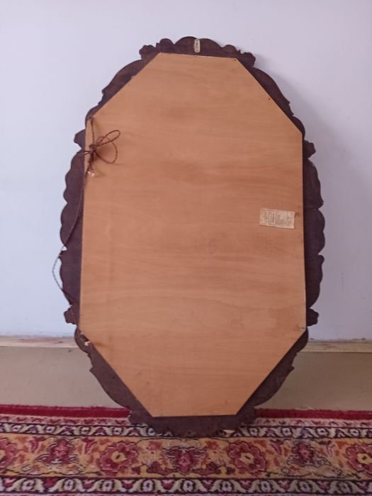 Oglinda din lemn masiv