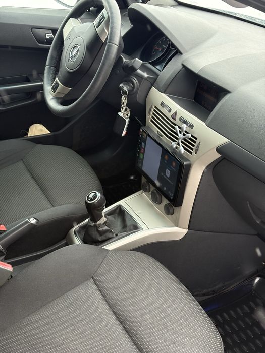 Продам Opel  Astra 2007 год