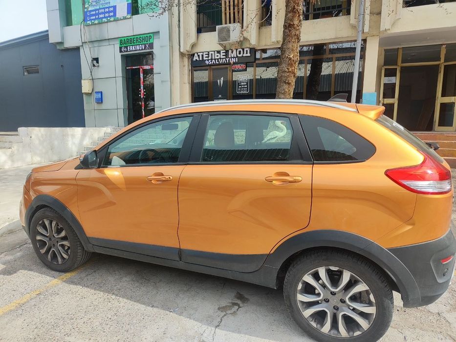 Продаëтся машина Лада Xrey