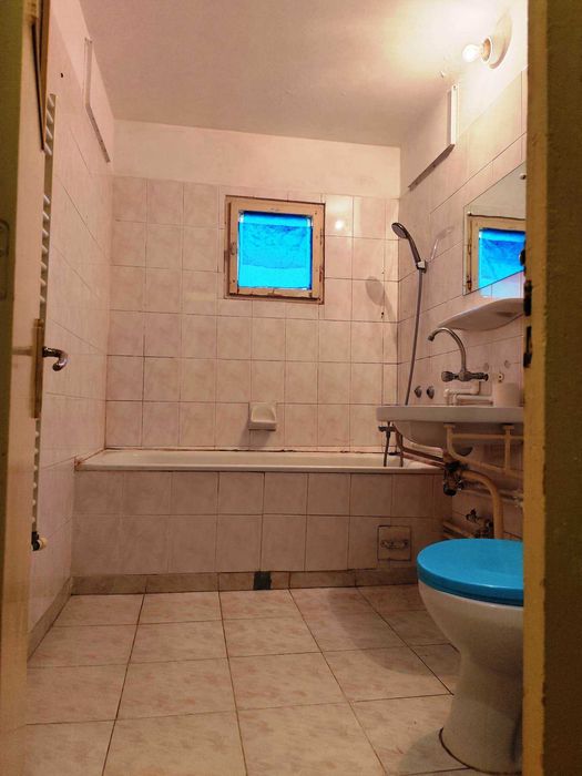 Vand apartament cu 2 camere pe Bulervardul Dorobanti intre Scolilor si Calea Calarasilor