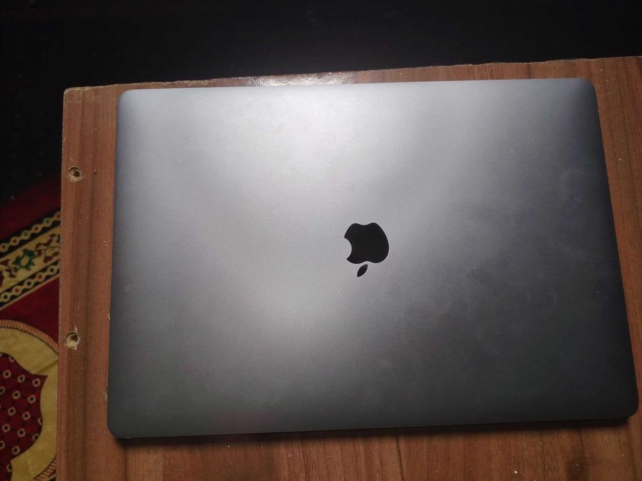 MacBook Pro 16-inch (2019 yil).