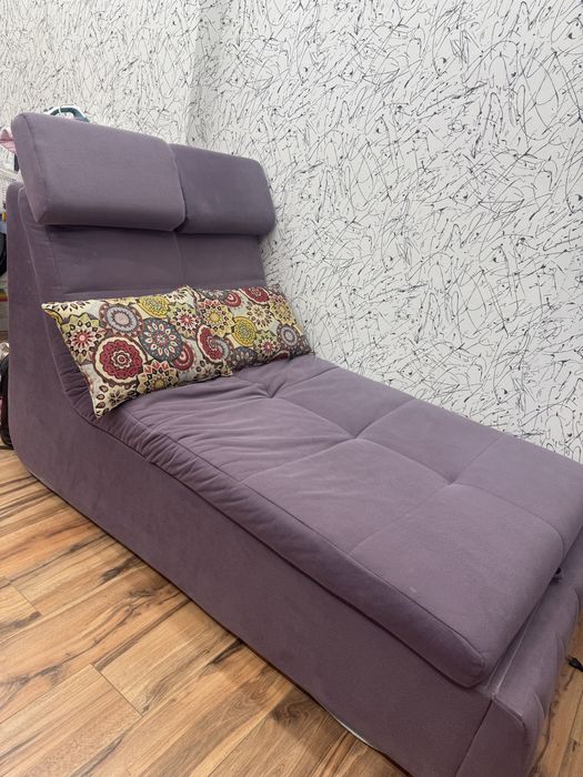 Срочно продам диван. Цена 15000тг