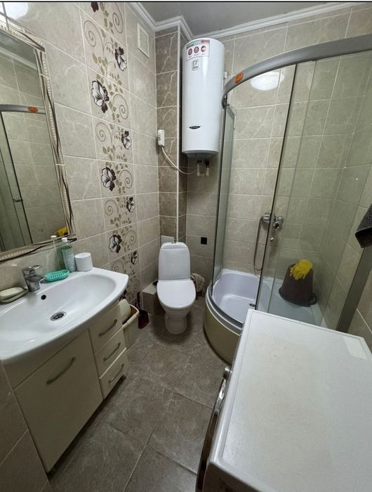 На поселения двух девушек с февраля месяца