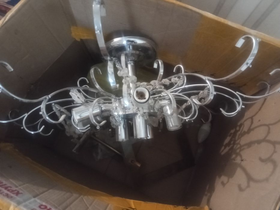 Продам люстру бу