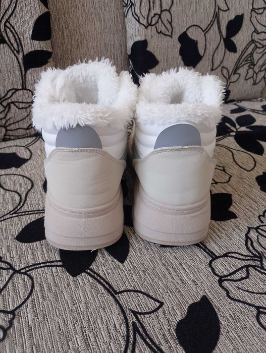 Дебели зимни боти