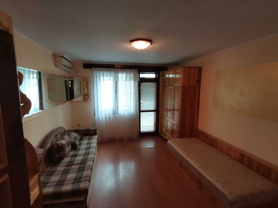 Дава се под наем Двустаен апартамент в Бургас, Възраждане - 78 кв.м за 178.5 € - Снимка #1