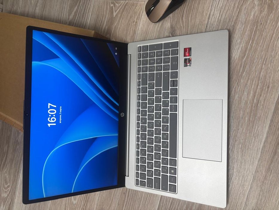 Ноутбук 200 000 теңге