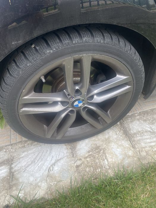 Vind doua anvelope pirelli  225 40 18 si o anvelopa 245 35 18 tot pirelli