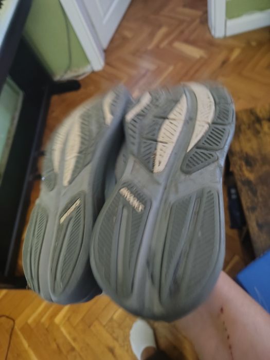 Маратонки за бягане Brooks 49