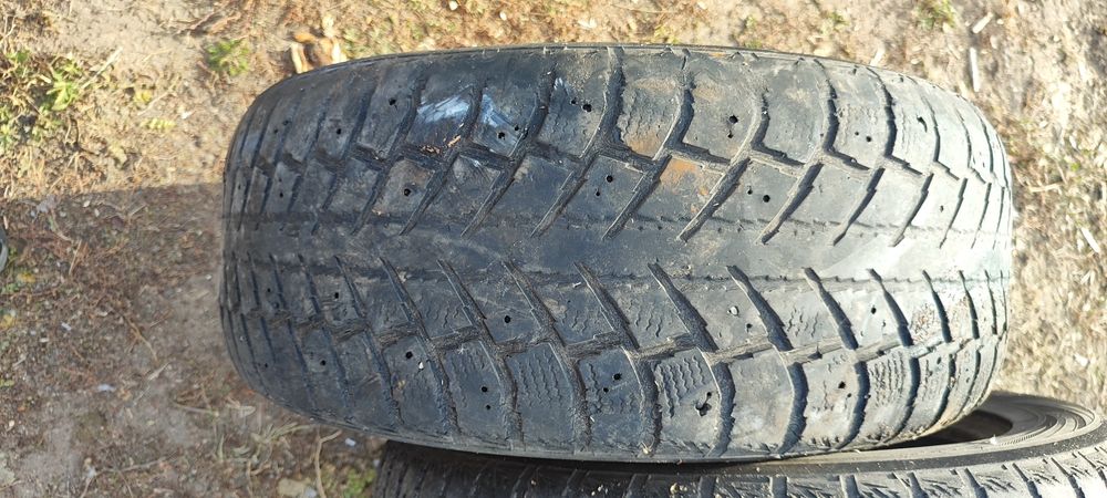 Продам две резины на 16