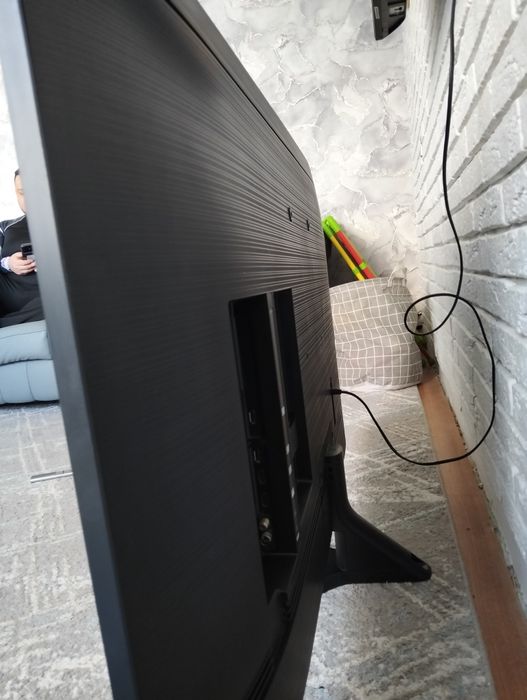 Продаем Телевизор LED