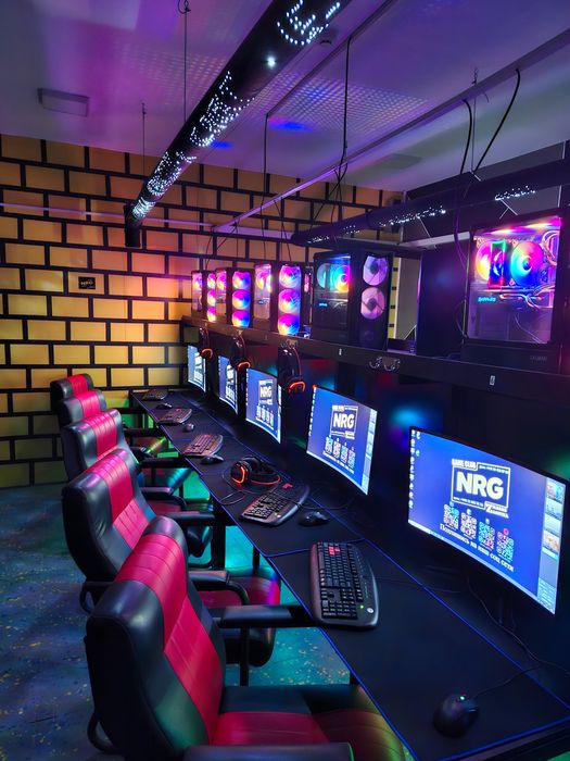 Kompyuter Xona Game Club