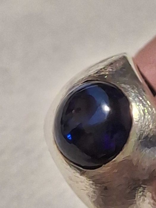 Три сребърни пръстена с камъни