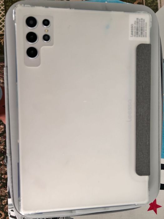 Планшет продам 2-х симчетый.