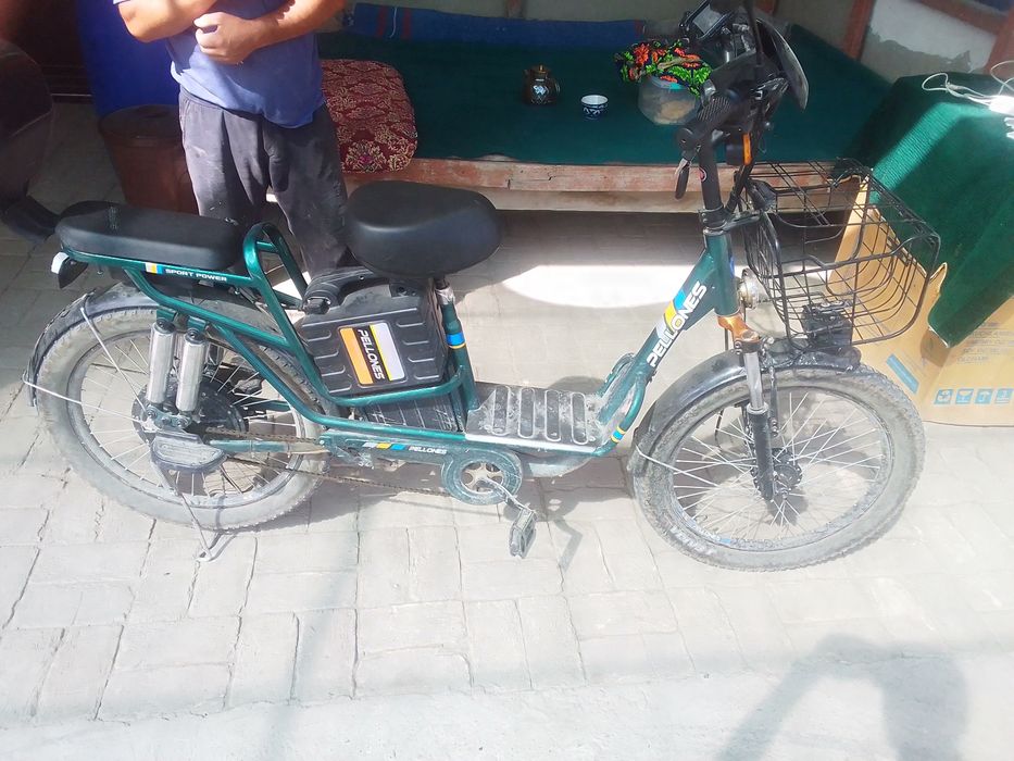 Skuter velig sotiladi narxini telda kelishamiz faqat tel qilib gaplash