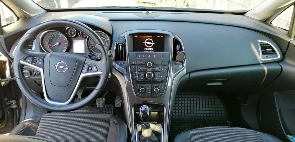 Opel Astra J Sport Tourer 2013 Diesel 1700 CC 110 CP 216000 km