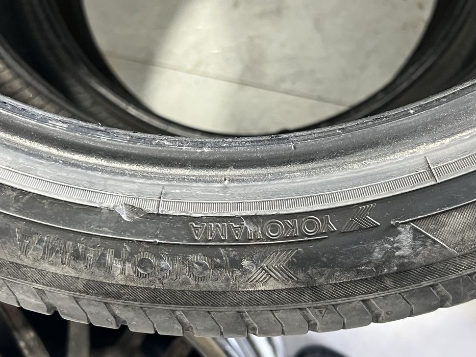 Шины 225/40/18 срердний  состояний