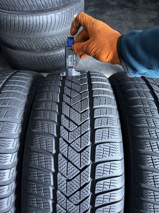 4 anvelope iarna 225/50/17 , Pirelli , RunFlat , 6.5-7 mm